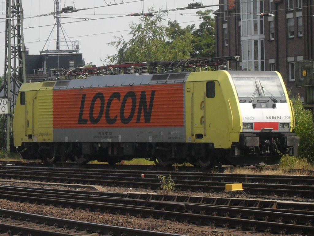 Am 27.6.10 stand ES 64 F4-206 eine E-Lok der BR 189 im Aachener Hbf abgestellt.