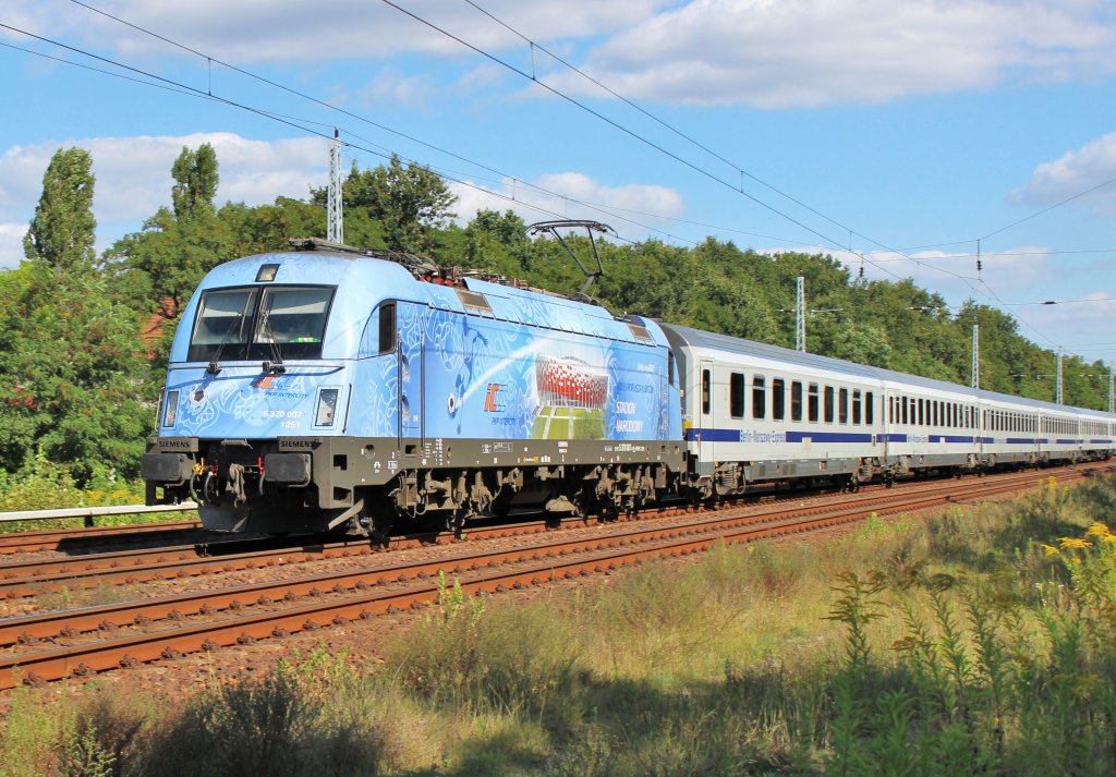 Am 27.8.2012 durchfhrt 370 007 mit einem EC Berlin-Friedrichshagen nach Berlin Hbf.