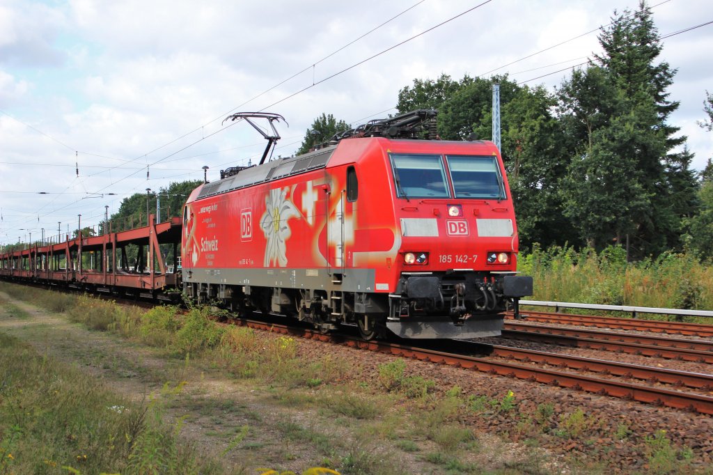 Am 27.August 2012 war  Edelwei  185 142 in Berlin-Friedrichshagen mit leeren Laes auf dem Weg nach Frankfurt/Oder.