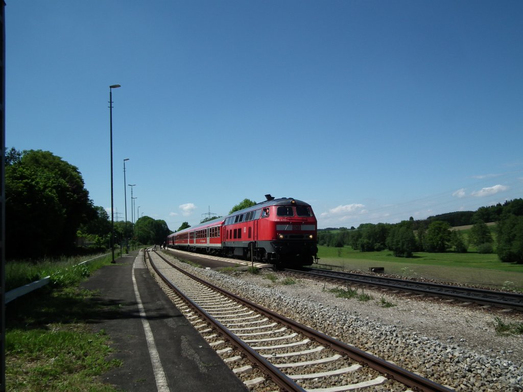 Am 28.05.2013 hat 218 433 mit ihrer RB nach Mhldorf den Bahnhof Thann- Matzbach erreicht.