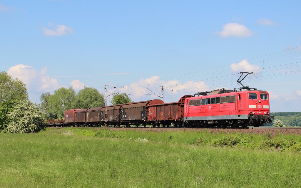 Am 28.Mai 2013 war 151 100 mit EK 53791 Hannover-Linden Gbf->G�ttingen Gbf bei Elze(Han) auf dem Weg Richtung S�den.