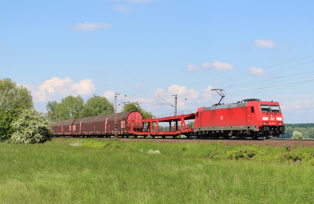Am 28.Mai 2013 war 185 359 mit einem leeren Mercedes-Zug bei Elze(Han) auf dem Weg Richtung Sden.
