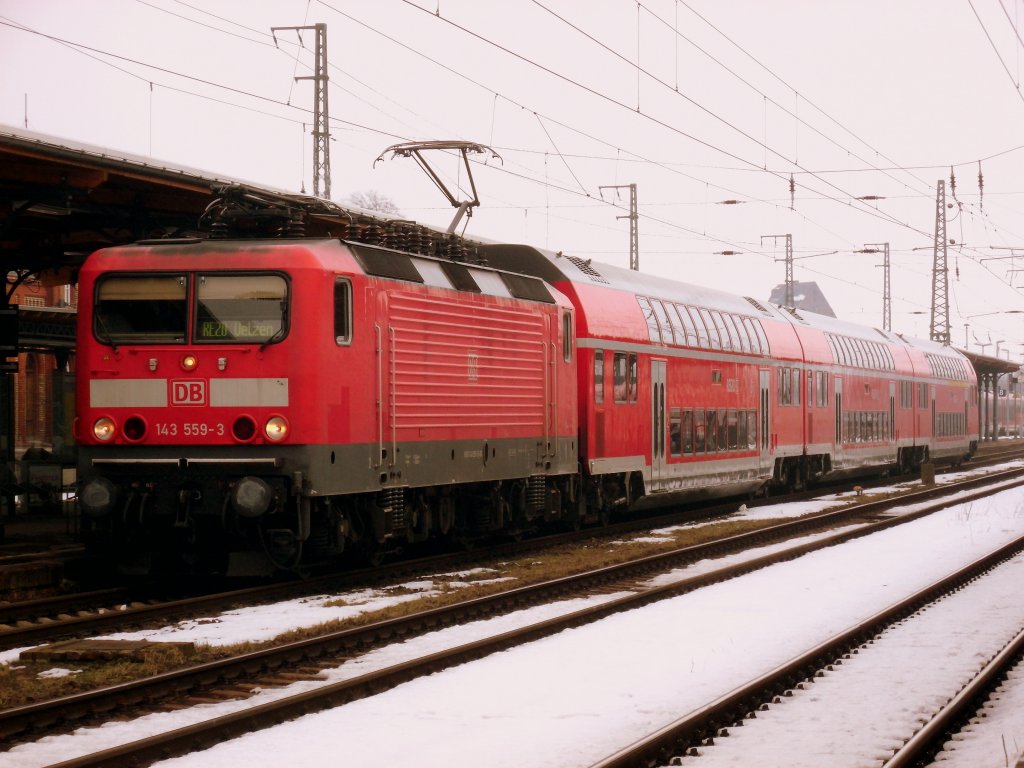 Am 29.03.2013 fuhr 143 559 auf der RE 20 in Stendal.