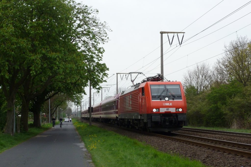 Am 29.04.2012 fuhr die WLE 81 mit einem Suferzug durch Leer. Sie wurde dann im Rbf Leer an die WLE 23 gekoppelt, die aus Wilhelmshaven kam, und fuhr dann weiter als Doppeltraktion nach Kln.