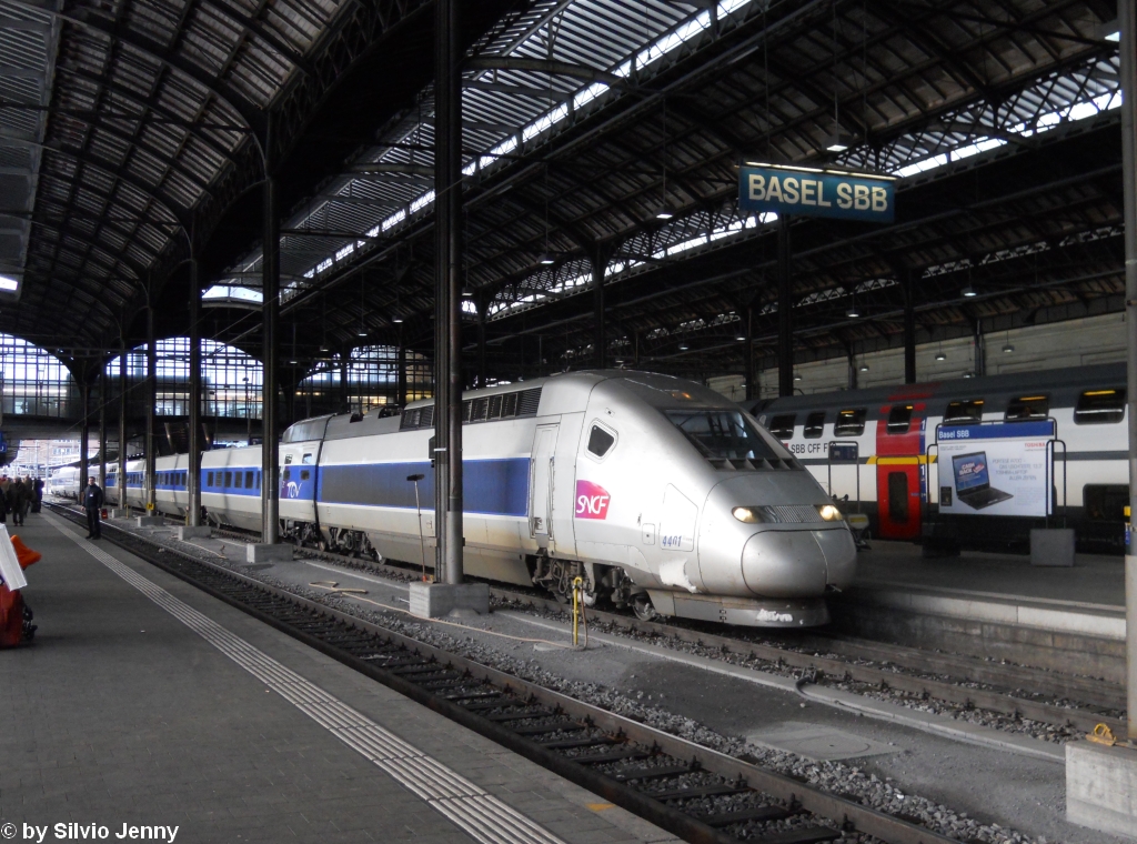 Am 29.11.2010 erreicht der TGV-POS 4401 Basel SBB aus Paris, mit einer derart grossen Versptung dass er in Basel frhzeitig gewendet werden musste.
