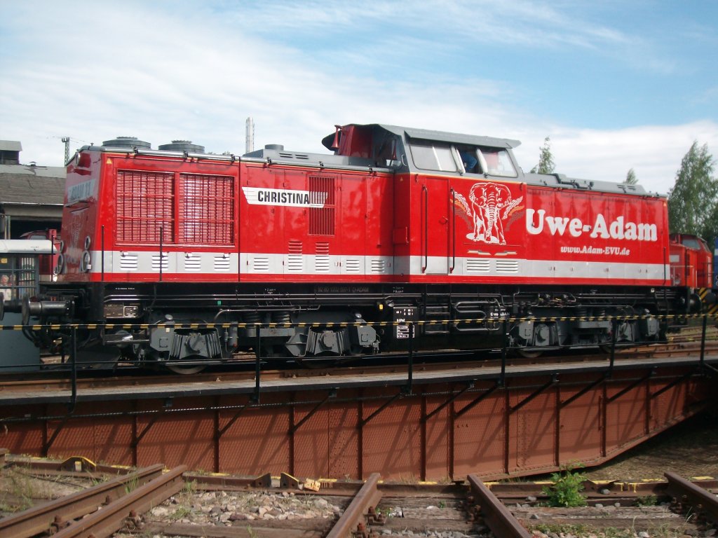 Am 29.5.11 stand die Uwe Adam Lok,auf der Drehscheibe im BW Weimar,danach fuhr sie den Pendelzug zwischen BW und Hbf.