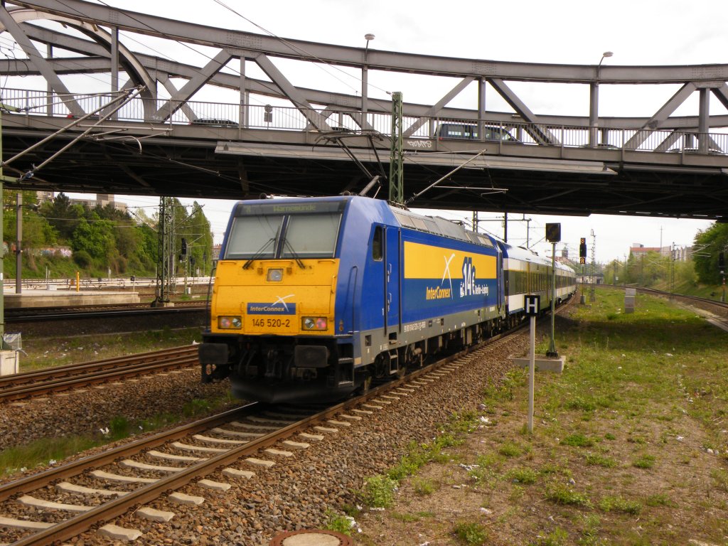 Am 29.April 2012 fuhr 146-520 mit dem Connex von Leipzig Hbf nach Warnemnde. Hier bei der Ausfahrt in Berlin-Gesundbrunnen.