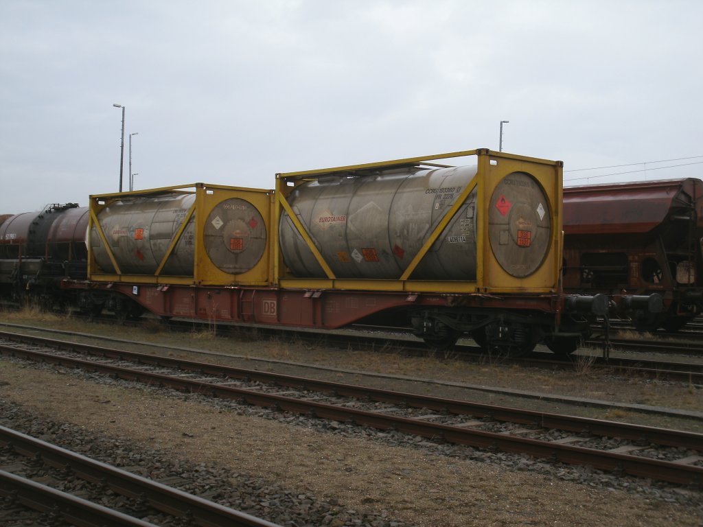 Am 29.Dezember 2012 stand dieser Tankcontainerwagen Sgns noch in Mukran.