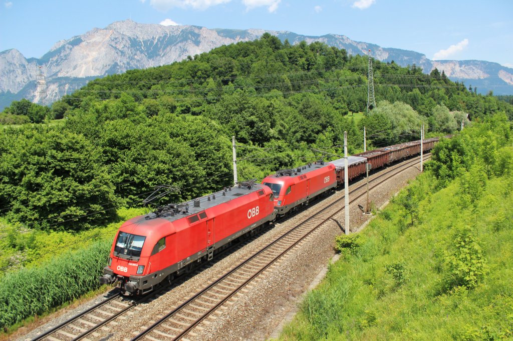 Am 29.Juni 2012 befhrt ein BB-Taurus-Doppel die Strecke Villach-Tarvisio Boscoverde in Richtung Italien. Hier kurz vor der Einfahrt Thrl-Maglern.