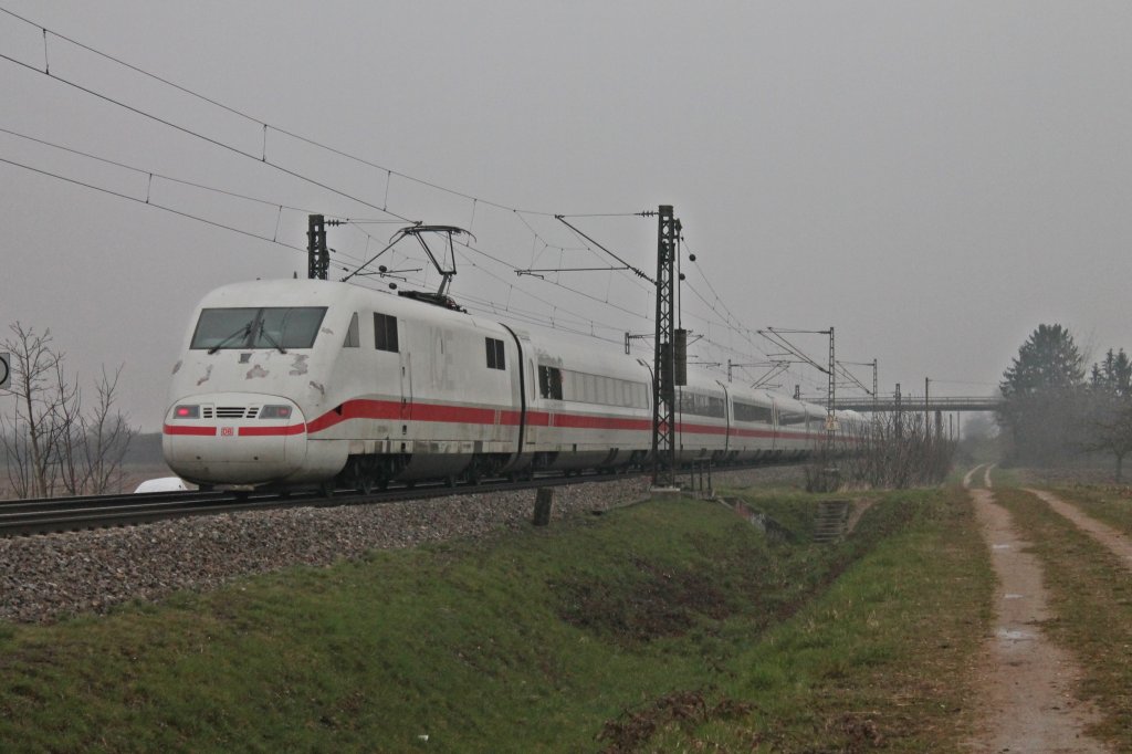 Am 30.03.2013 war der Hsslichste 401 in Deutschland mal wieder im Markgrfler Land unterwegs. Nachschuss auf 401 086-2 bei Hgelheim.