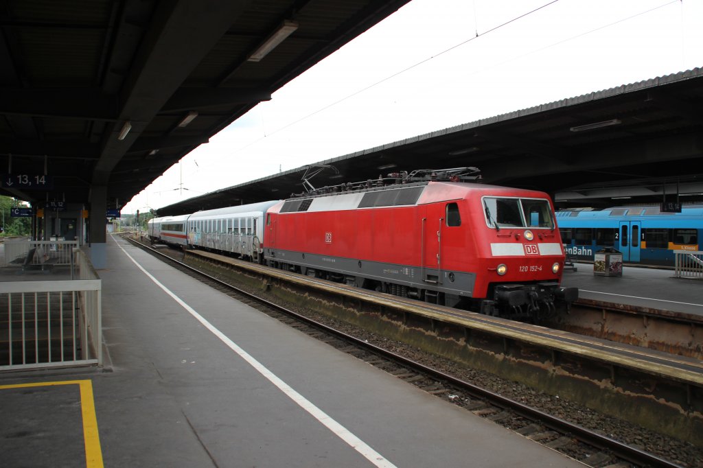 Am 30.07.2012 sah ich einen ICE Waggon zwischen zwei IC Wagen im HBF Osnabr�ck