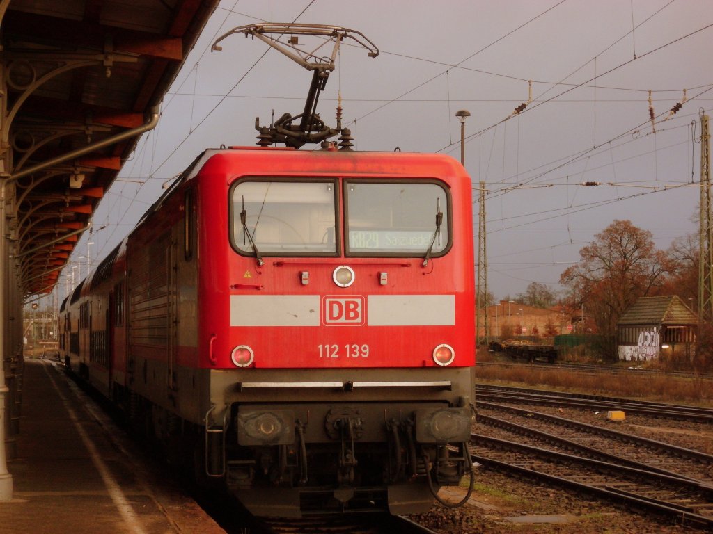 Am 30.12.2012 fuhr 112 139 auf der RB 29 Stendal->Salzwedel.