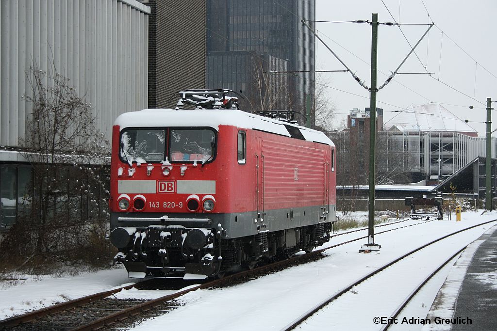 Am 3.12.2010 wartet 143 820 in Hannover auf ihre nchsten Aufgaben.