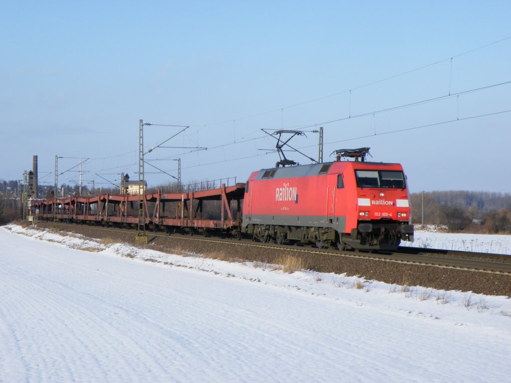 Am 3.Februar 2010 begegnete mir in Elze die 152-100 auf dem Weg Richtung Gttingen.