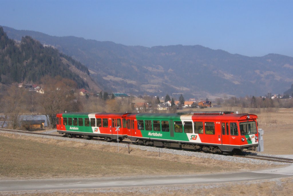 Am 4.3.2011 war der VT33 mit dem VS42 auf dem Weg nach Unzmarkt. In der Nhe von Wallersbach als R8710 unterwegs.
