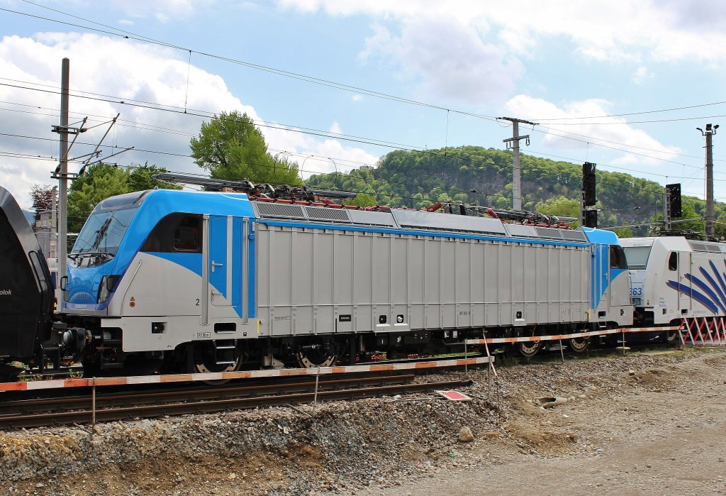 Am 4.Mai 2013 war der EKOL nach Triest mit 189 112, 189 914, 189 150, 187 003 und 185 663 bespannt! Hier wartet er in Salzburg Hbf auf die Weiterfahrt.
187 003 war an vierter Stelle als Wagenlok eingereiht.