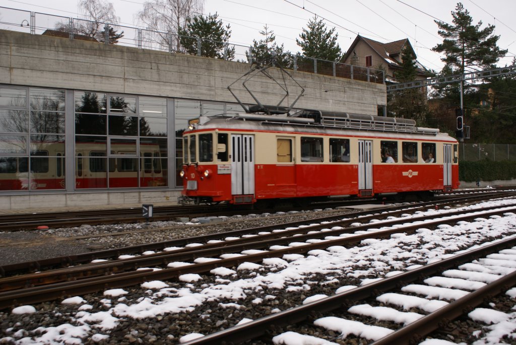 Am 6.12.09 fhrt der BDe 4/4 10 in Forch ein. 