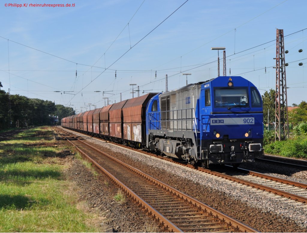 Am 6.9 ist RBH 902 mit einem Gterzug in Hilden unterwegs.
www.rheinruhrexpress.de.tl