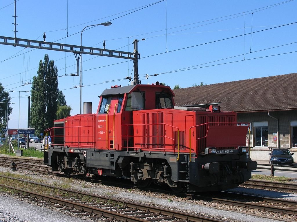 Am 841 030-0 auf Bahnhof Rorschach am 19-8-2008.