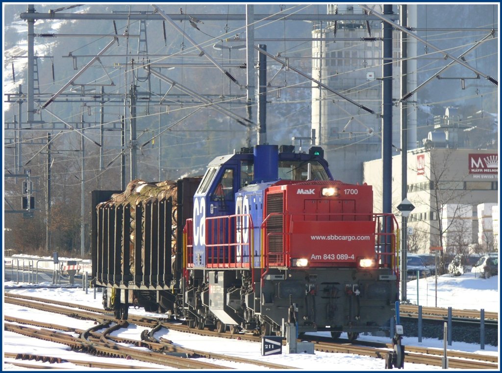 Am 843 089-4 der Sgerei Mayr Melnhof in Ems Werk. (03.02.2010)