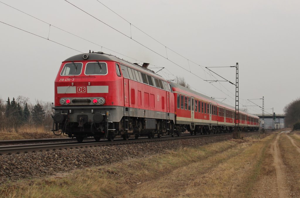 Am 9.April 2013 schob 218 470 einen RE bei Burgstemmen Richtung Elze.