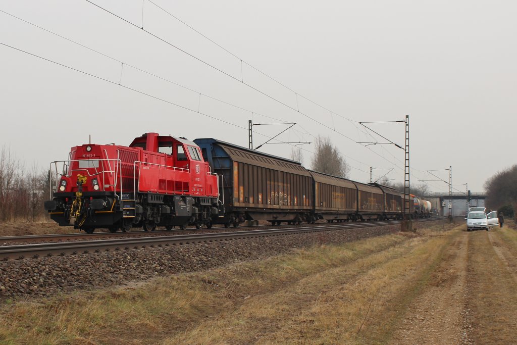 Am 9.April 2013 zog 261 072 die Alfelder bergabe bei Burgstemmen Richtung Hannover-Linden.