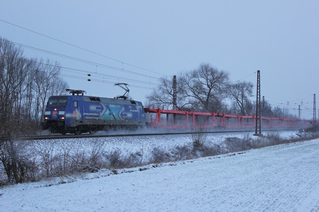 Am 9.Februar 2013 war TFG 152 136 bei Barnten/Rssing (KBS 350) auf dem Weg Richtung Sden.