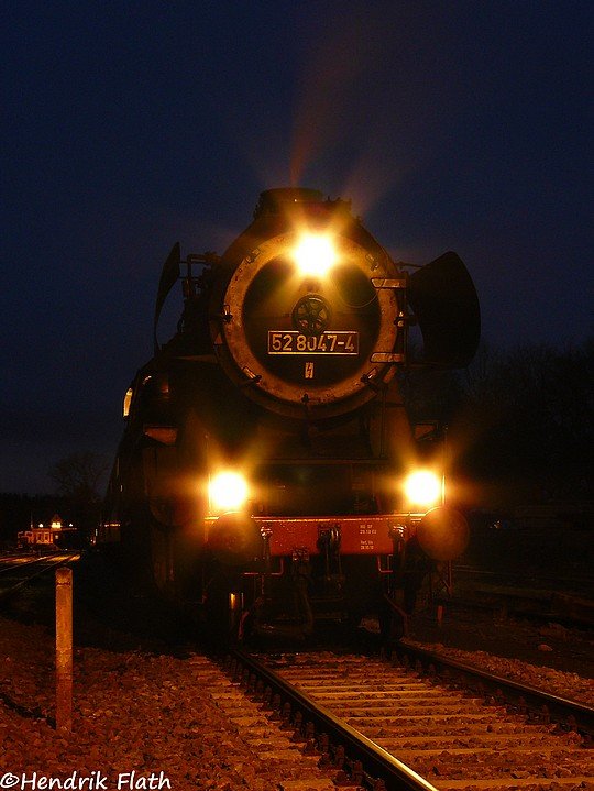 Am Abend des 06.12.2009 dann die BSg-Linie befahren. Im Bahnhof Schlettau konnte 52 8047 in Szene gesetzt werden.