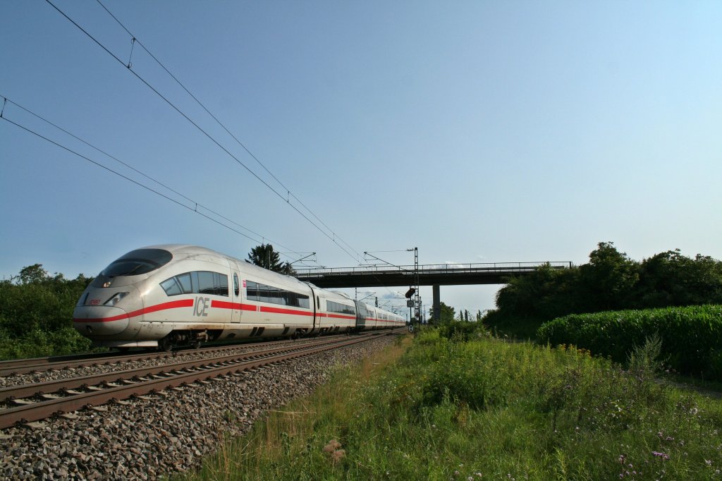 Am Abend des 14.07.12 war ein unbekannter ICE 3 von Basel SBB nach Dortmund unterwegs, aufgenommen in Hgelheim.