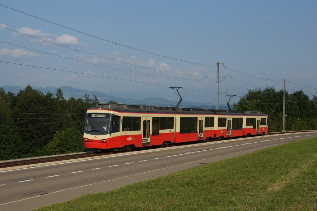 Am Abend des 15.07.2013 fhrt der Be 4/6 68 gemeinsam mit dem Be 4/6 66 von Neuhaus Richtung Scheuren.