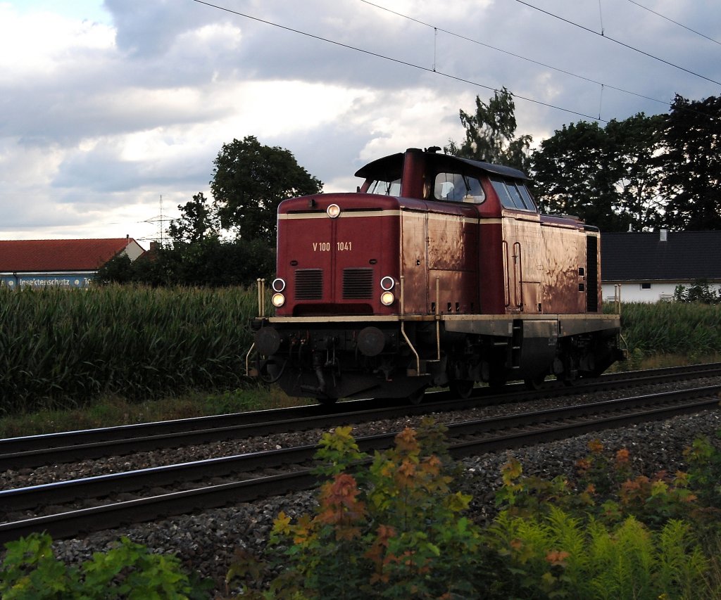 Am Abend des 15.08.2010 rollte die NeSa V100 1041 auf der Kbs 840 in Richtung Saalfeld.