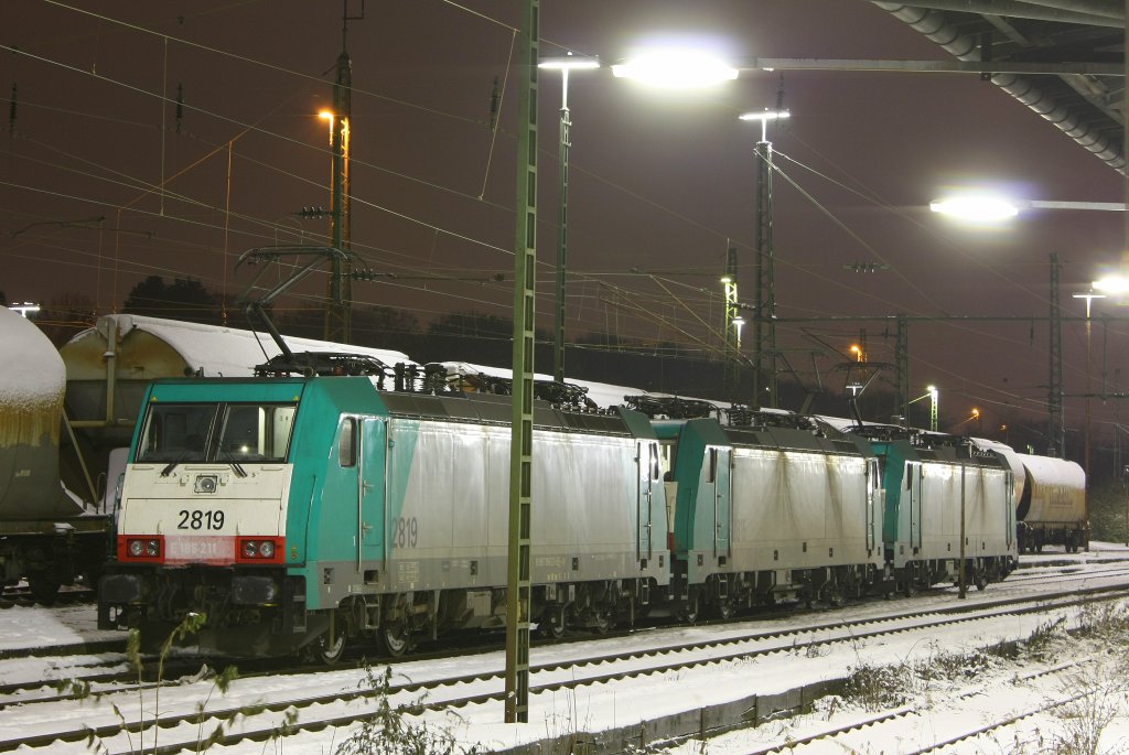Am Abend des 18.12.2010 standen 186 211 (2819), 186 207 (2815) und 186 214 (2822) im Aachener Westbahnhof.