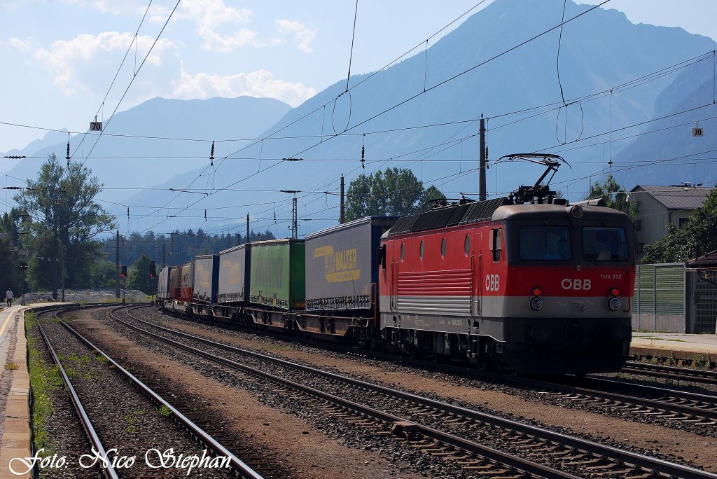 Am Ende des KLV-Zuges schob 1144 232-6 bis Brennero nach,Brixlegg (sterreichurlaub 20.08.09)