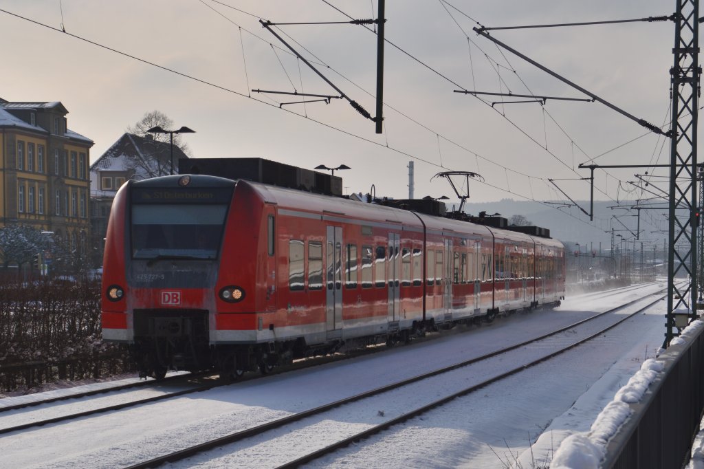 Am Freitagmittag den 18.1.2013 kommt der 425 727-5 durch Mosbach als S1 nach Osterburken gefahren.