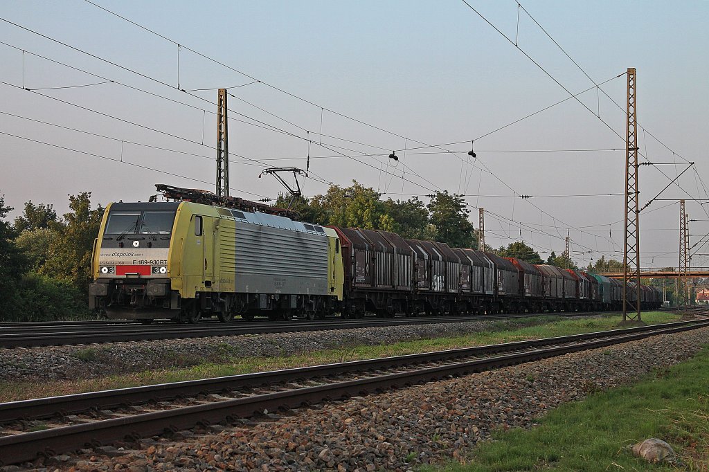 Am frhen Morgen des 11.07.2013 brachte TXLogistik E 189-930RT (ES 64 F4-030) einen Coilzug, bestehend aus Italienischen (FS) Haubenwagen Richtung Norden. Hier ist der Zug bei der Nrdlichen Ausfahrt von Orschweier auf der KBS 703.