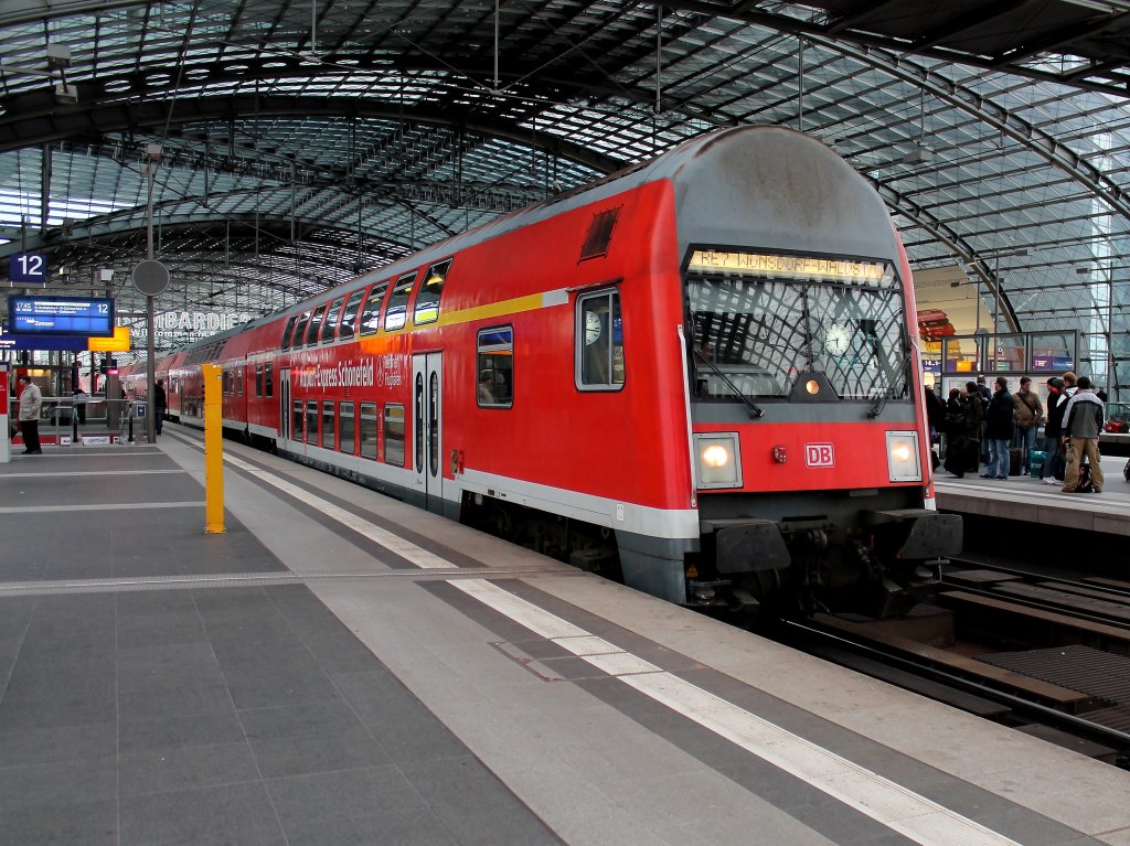 Am Gleis 12 Berlin Hbf steht