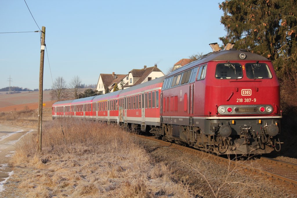 Am Heutigen Sonntag Morgen des 12/02/2012 durch Twiste 218 387-9 als Sonderzug von Kassel nach Brilon ber Korbach zum WeltcupSki springen nach Willigen.