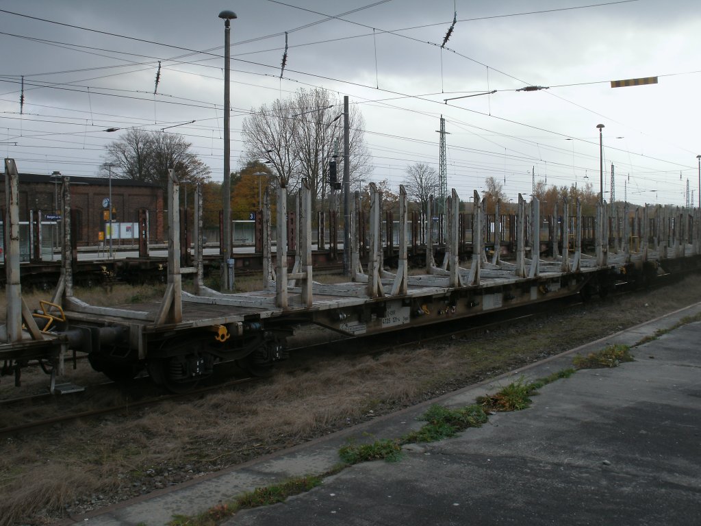 Am Nachmittag,vom 12.November 2012,stand dieser Snps in Bergen/Rgen noch leer.Wenige Stunden spter war der Wagen dann mit Holz beladen.