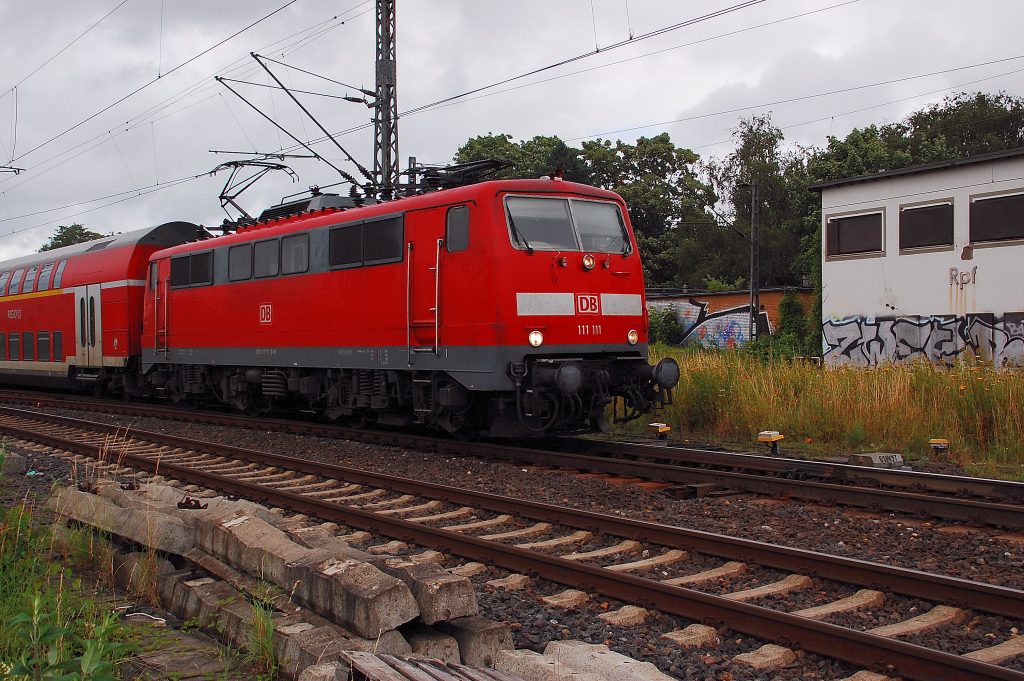 Am Samstag den 14.7.2012 fhrt die 111 111-1 nur bis Clrensis-Erotika(Geilenkirchen klingt so ordinr ;-D) mit ihrem RE4 Zug da hinter Kohlscheid gebaut wird.