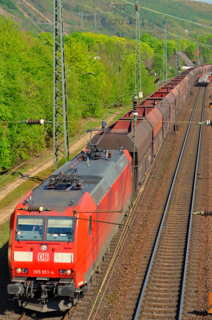 Am schnen 18.04.2011 konnte ich 185 011-4 auf dem Weg Richtung Hagen-Vorhalle auf einer der vielen Brcken nhe Hengsteysee fest halten.