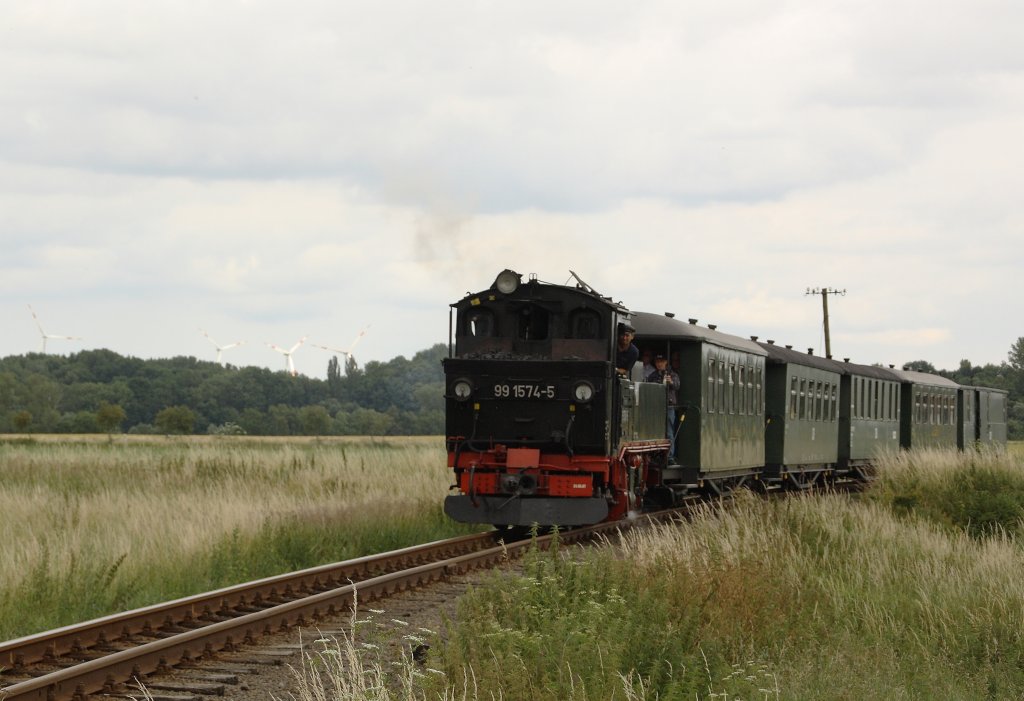 Am spten Nachmittag des 26.06.2011 ist 99 574 das letzte mal gen Oschatz unterwgs. 

