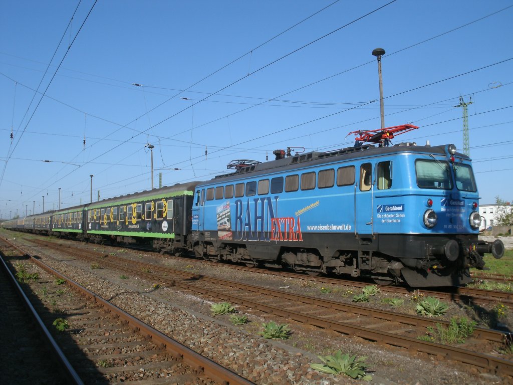 Am Vortag kam 1042 520 mit einem Sonderzug aus Anklam nach Bergen/R�gen zum Abstellen.Aufnahme am Morgen vom 09.Mai 2011.