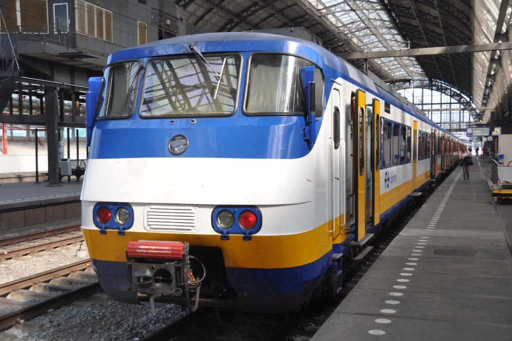 AMSTERDAM (Provinz Noord-Holland), 30.05.2011, Sprinter Plan Y (Wagen 2989) in Amsterdam CS