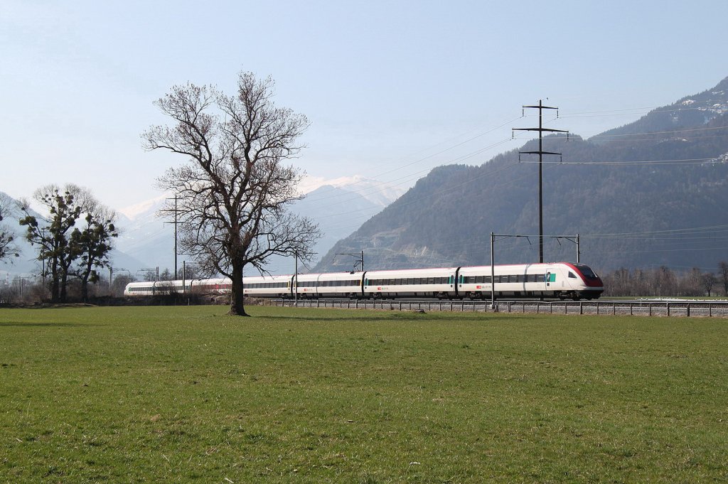 An einem Frhlingsmorgen,ICN Basel-Chur am 27.03.12 bei Igis