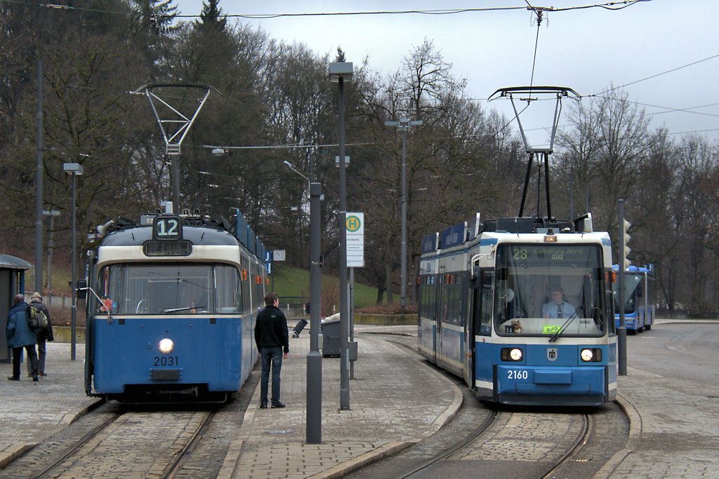 An nur 10 Einsatztagen kamen P-Wagen aus der 12er zum Einsatz. Hier: 2031 & 2160 am 30.03.13 am Scheidplatz