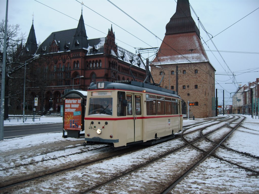 An zwei verschiedenen Tagen kam mir die LOWA 46 ins Bild gefahren, ohne dass ich es geahnt htte. Was'n Glck!
Hier am 09.01.2010 am Steintor