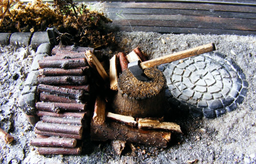 Anheizholz - 01 gesehen bei einer Ausstellung

