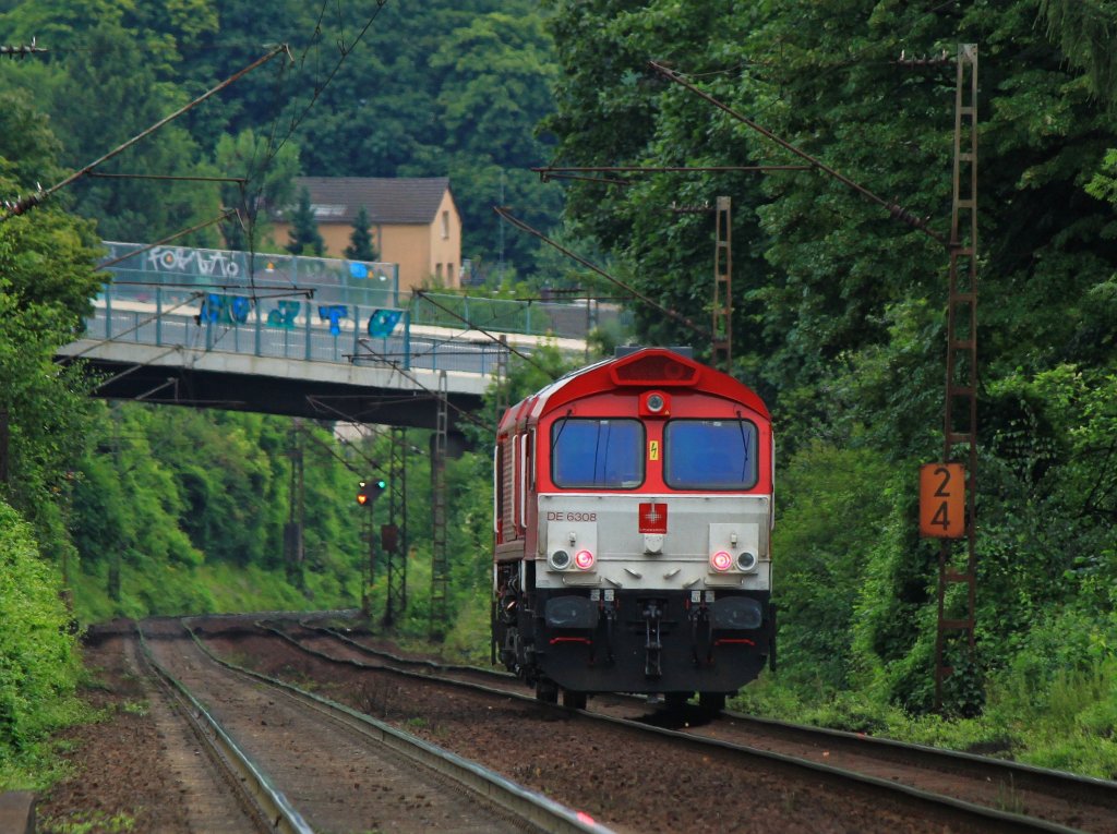  Anja  DE6308 von Crossrail fhrt am 28.07.2013 als LZ die Rampe der Montzenroute von Belgien nach Aachen West runter um dort einen Containerzug zu bernehmen. 