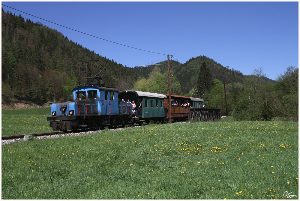 Anlsslich der Ausstellungserffnung „175 Jahre Eisenbahn in sterreich“ in Mixnitz, gab es am 28.4.2012 zwei Sonderzge mit der Lok E3 auf der Breitenauerbahn. 
Mautstatt 

