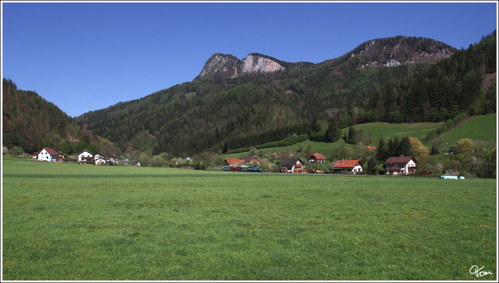 Anl�sslich der Ausstellungser�ffnung „175 Jahre Eisenbahn in �sterreich“ in Mixnitz, gab es am 28.4.2012 zwei Sonderz�ge mit der Lok E3 auf der Breitenauerbahn. 
Mautstatt

